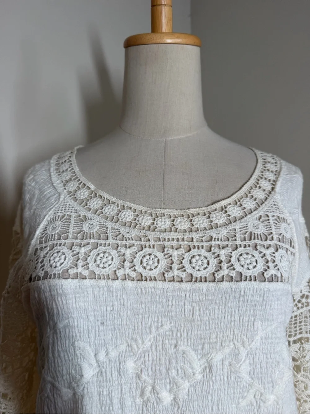 Anthropologie Deletta Ivory crochet -SZ XS* - Bell Sleeves Top
